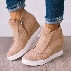Wedge sneakers